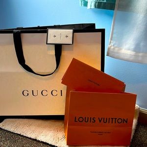 Louis Vuitton bag & envelope or Gucci bag & envelope